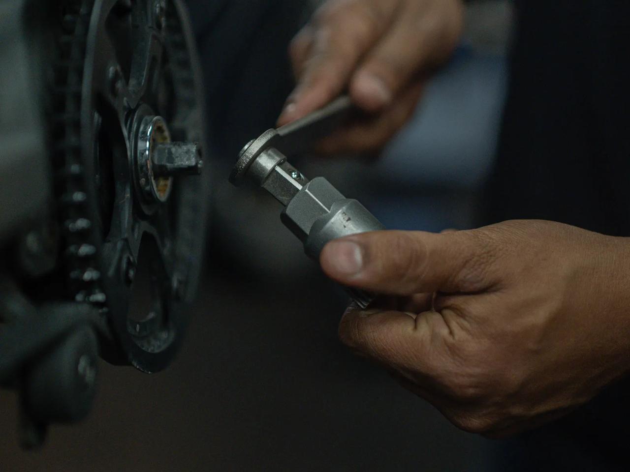 BracketPlug Bottom bracket tool